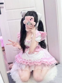 #粉系萝莉 名前：美佳  身材：158 45kg B 20岁 娇小玲珑 外貌可爱