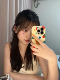 #娇小可爱 名前：真希  身材：160 45kg B 20岁 皮肤白嫩 服务青涩